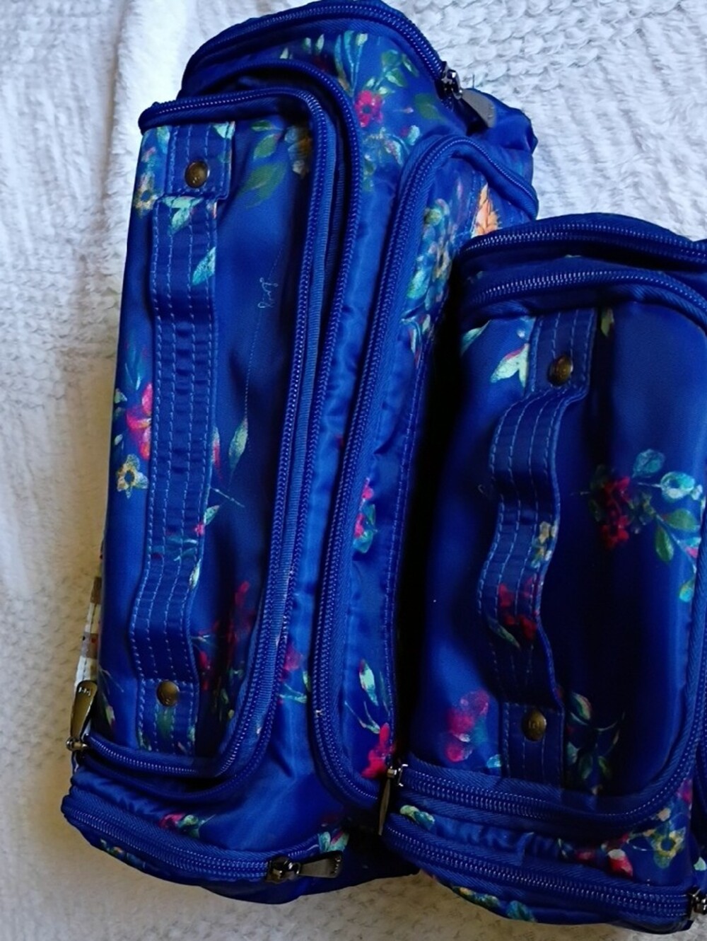 lug Blue Floral Nylon Cosmetic Travel  Bags (Set of 2) - Picture 3 of 16